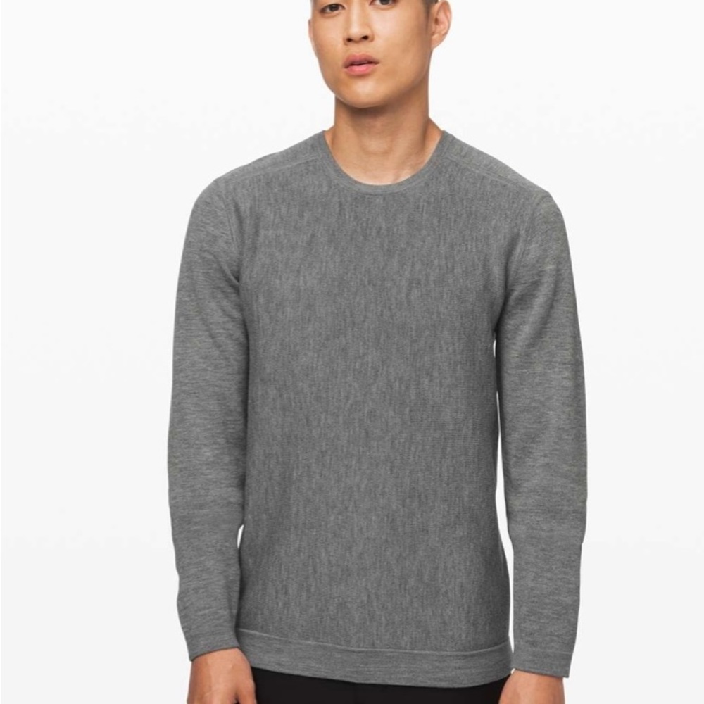 NWT Lululemon Alpine Air Crew
Heathered Core Medium Grey Size: XL